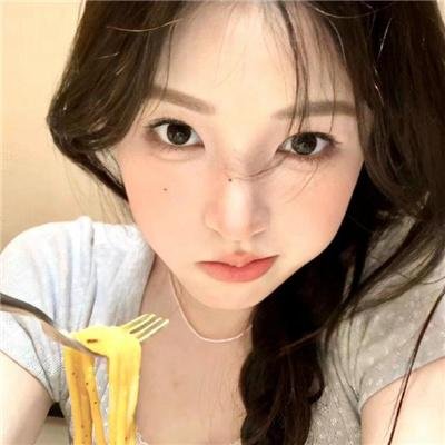 轻轻拂过